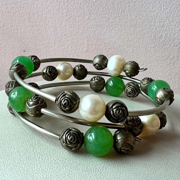 VINTAGE GREEN AVENTURINE PEARL SILVER WIDE FLEXIBLE COIL